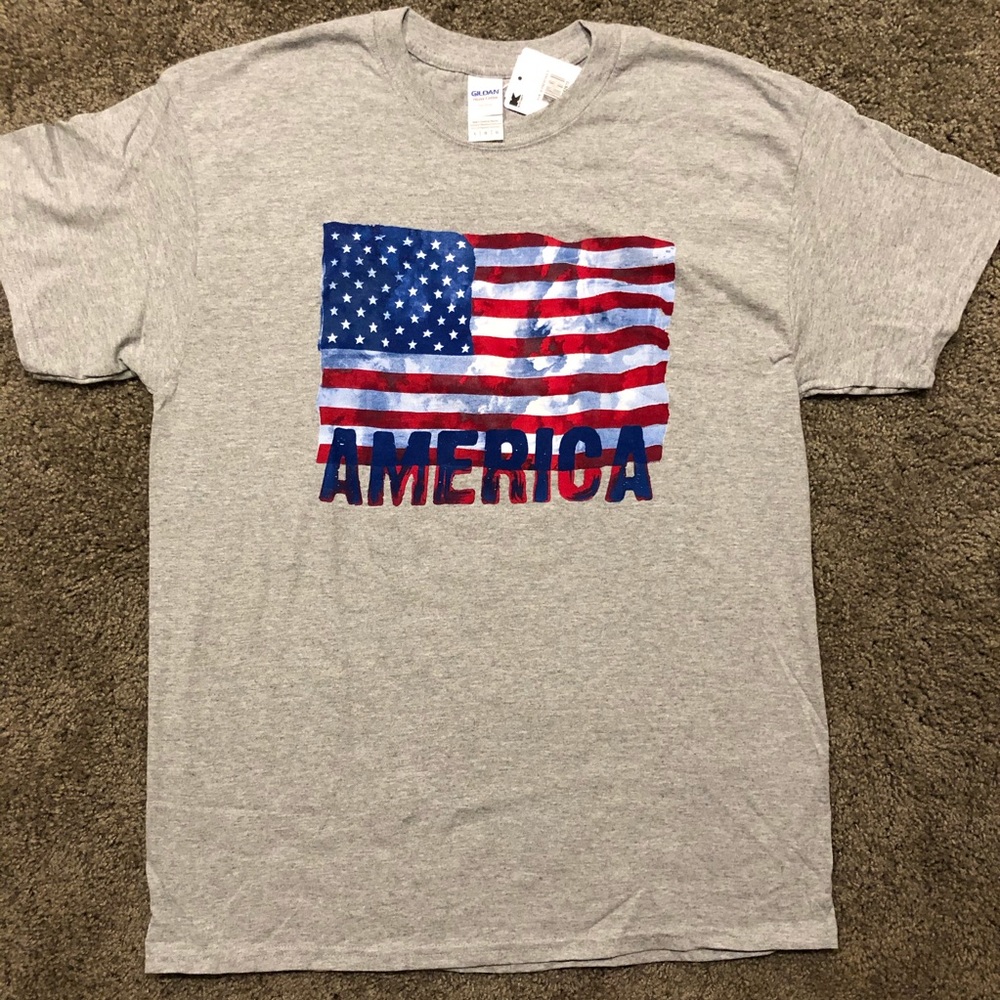 NWT Patriotic Men’s Tshirt